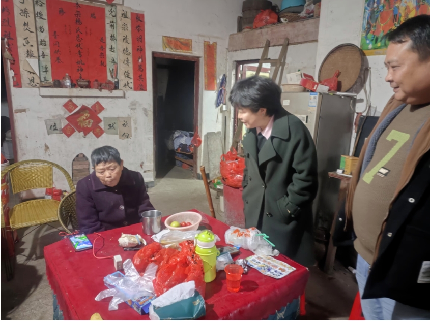 刘慧赴乡村振兴帮扶村开展走访慰问活动